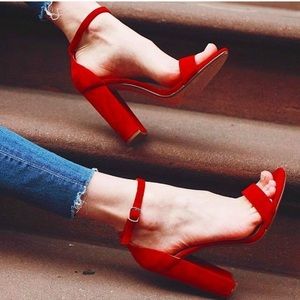 Steve Madden Carrson Red Heels 6